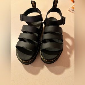 Blaire hydro dr martens women’s size 9